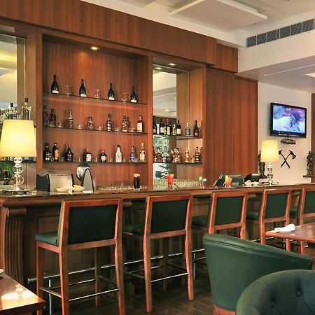 Hotel Haut Monde Gurgaon Dış mekan fotoğraf